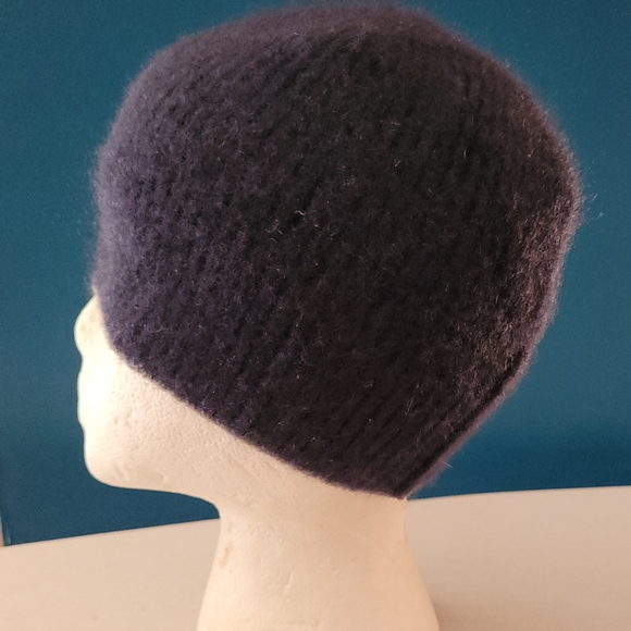 Saks Fifth Avenue 100% Cashmere Blue Beanie Soft Hat - Picture 9 of 10